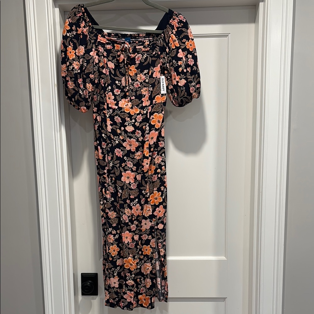 Floral Puff Sleeve Dress perfect for Fall or family photos- NWT